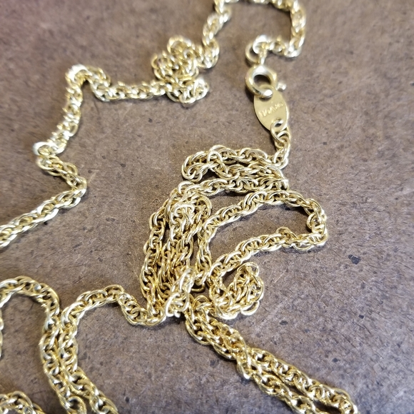 Purple Avon necklace - Picture 6 of 9